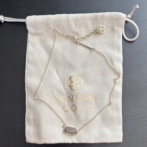 Kendra Scott Jewelry - Kendra Scott Gold Necklace with Glittering black/Silver Pendant